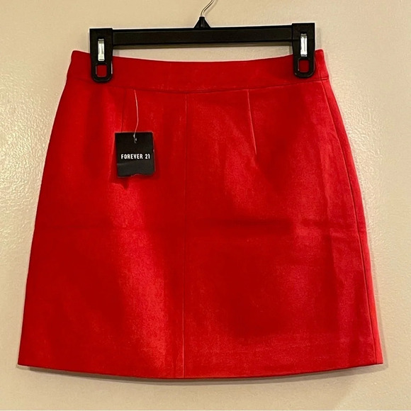 FOREVER 21 Suede‎ Short Skirt in Red - Picture 2 of 4